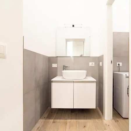 Hbhall Porta Romana Suite Milan Exterior photo